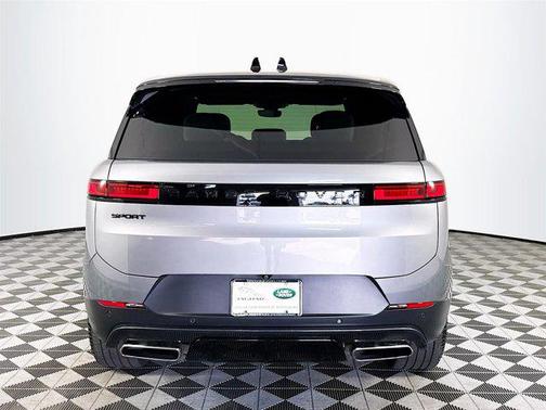 2024 Land Rover Range Rover Sport SE