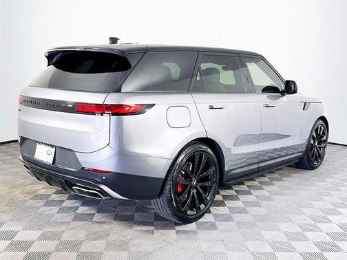 2024 Land Rover Range Rover Sport SE