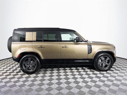2025 Land Rover Defender P400 X-Dynamic SE