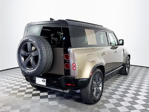 2025 Land Rover Defender P400 X-Dynamic SE