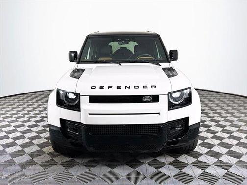 2024 Land Rover Defender P400 X-Dynamic SE