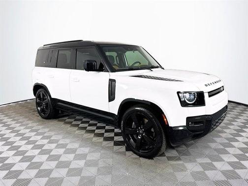 2024 Land Rover Defender P400 X-Dynamic SE