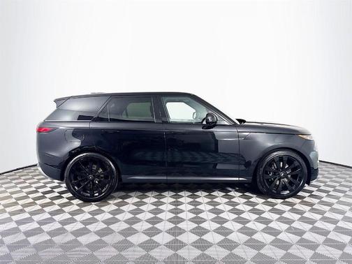 2025 Land Rover Range Rover Sport P360 SE