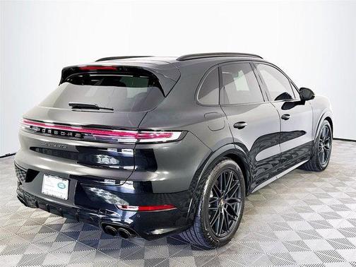 2025 Porsche Cayenne GTS