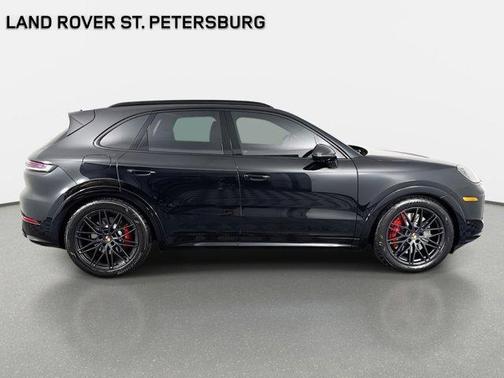 2025 Porsche Cayenne GTS