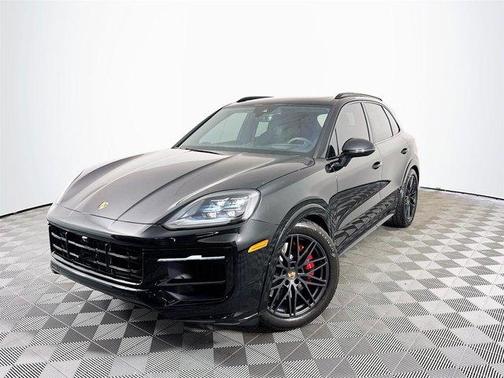 2025 Porsche Cayenne GTS