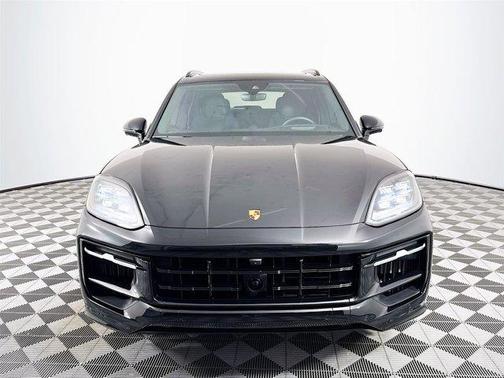 2025 Porsche Cayenne GTS