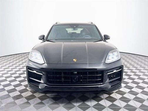 2025 Porsche Cayenne GTS