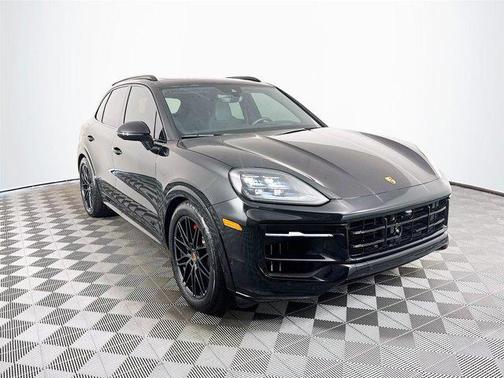 2025 Porsche Cayenne GTS