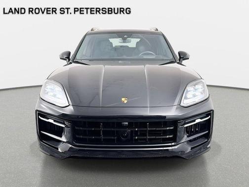 2025 Porsche Cayenne GTS