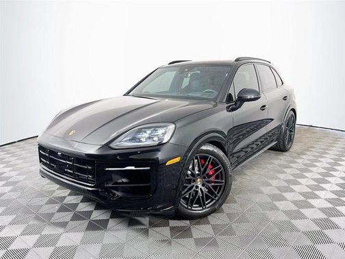 2025 Porsche Cayenne GTS