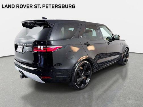 Santorini Black 2025 Land Rover Discovery P360 Metropolitan Edition