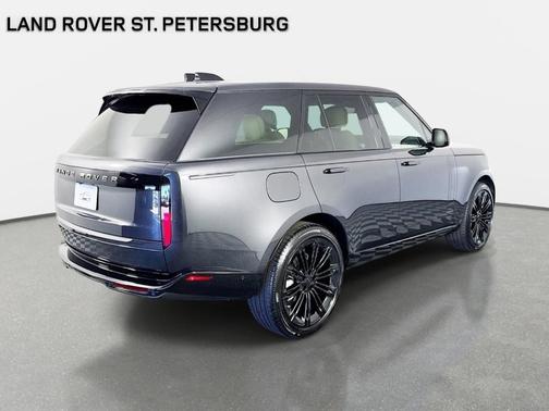 Carpathian Grey 2026 Land Rover Range Rover P400 SE