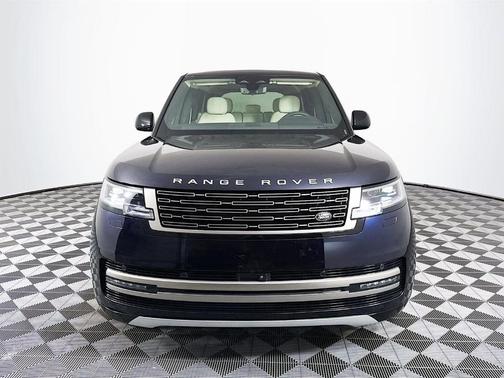 2025 Land Rover Range Rover P400 SE 7 Seat