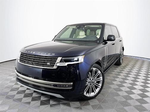 2025 Land Rover Range Rover P400 SE 7 Seat
