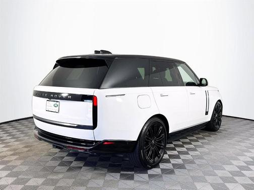 2025 Land Rover Range Rover P530 SE