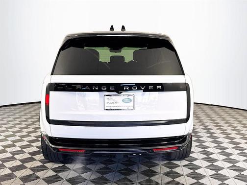 2025 Land Rover Range Rover P530 SE