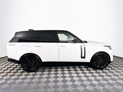 2025 Land Rover Range Rover P400 SE