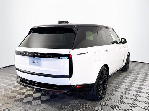 2025 Land Rover Range Rover P400 SE