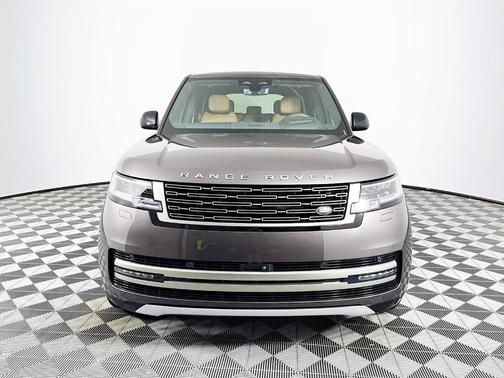 2025 Land Rover Range Rover P400 SE