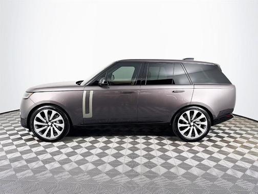 2025 Land Rover Range Rover P400 SE