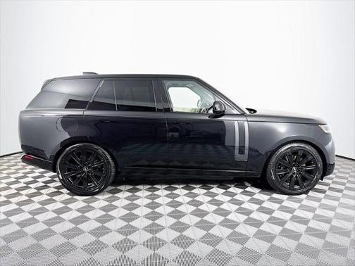2025 Land Rover Range Rover P550e SE