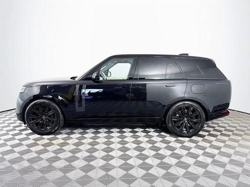 2025 Land Rover Range Rover P550e SE
