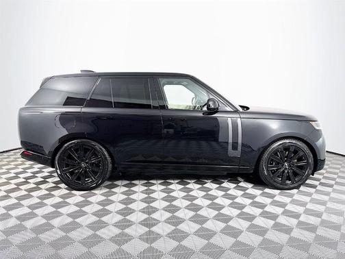 2025 Land Rover Range Rover P550e SE