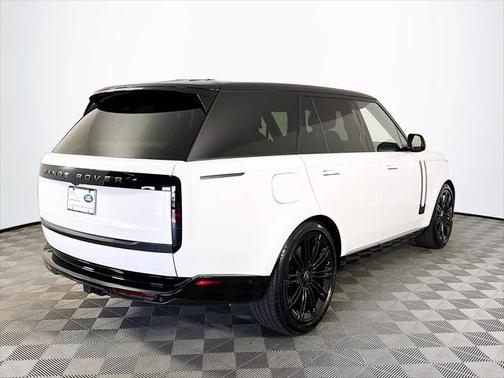 2025 Land Rover Range Rover P530 SE