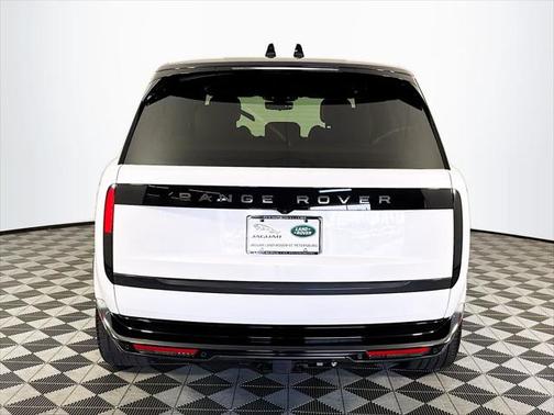 2025 Land Rover Range Rover P530 SE
