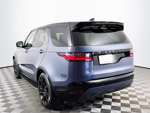 2025 Land Rover Discovery P300 Dynamic SE