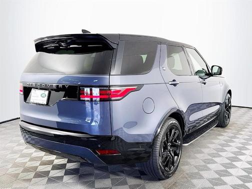 2025 Land Rover Discovery P300 Dynamic SE