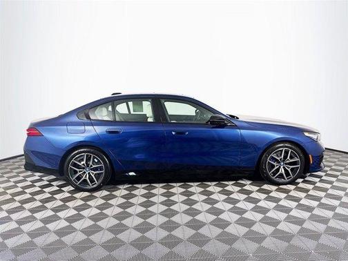 2024 BMW i5 M60