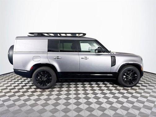 2024 Land Rover Defender P400 Outbound