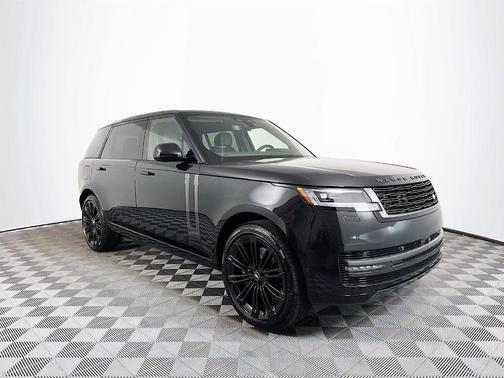 2025 Land Rover Range Rover P530 SE 7 Seat