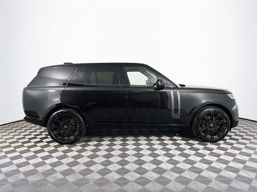 2025 Land Rover Range Rover P530 SE 7 Seat
