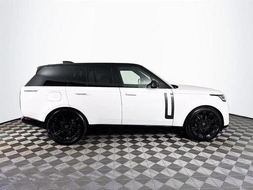 2025 Land Rover Range Rover P530 SE