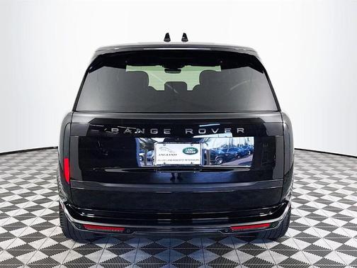 2025 Land Rover Range Rover P400 SE