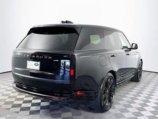 2025 Land Rover Range Rover P400 SE