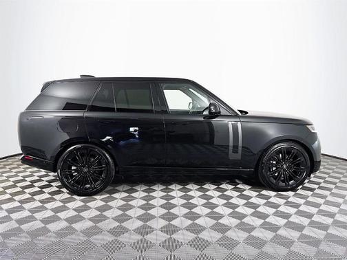 2025 Land Rover Range Rover P400 SE