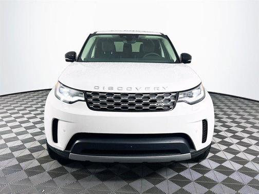 2024 Land Rover Discovery P300 S