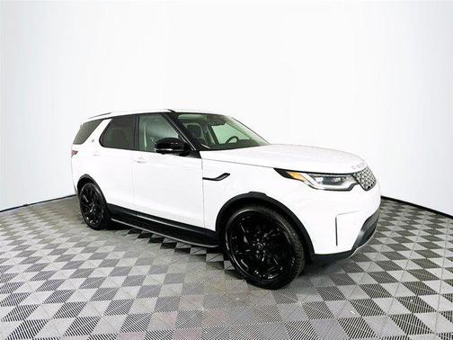 2024 Land Rover Discovery P300 S