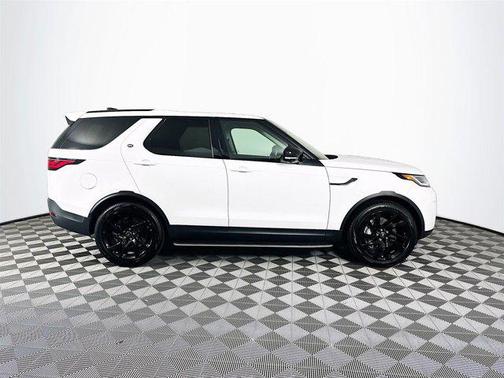 2024 Land Rover Discovery P300 S