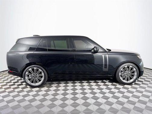 2025 Land Rover Range Rover P400 SE 7 Seat
