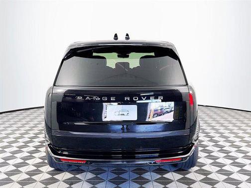 2025 Land Rover Range Rover P400 SE 7 Seat