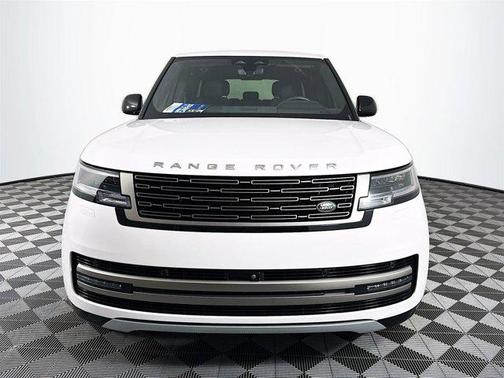 2024 Land Rover Range Rover P530 SE