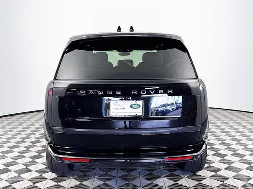 2025 Land Rover Range Rover P530 SE 7 Seat