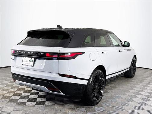 2026 Land Rover Range Rover Velar Dynamic SE