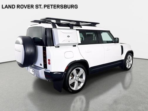 Fuji White 2023 Land Rover Defender SE