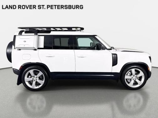 Fuji White 2023 Land Rover Defender SE